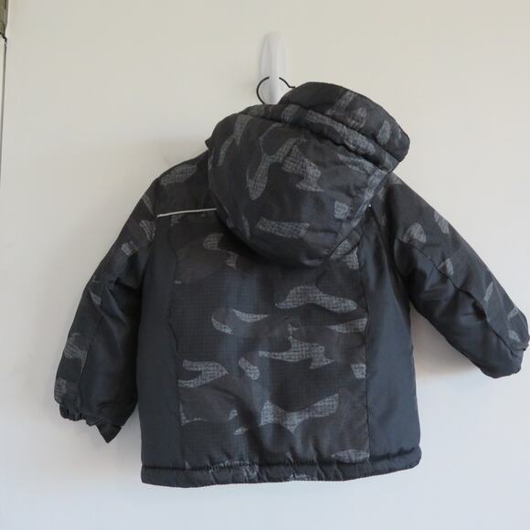 Oshkosh B'gosh Kids Sz 2T Black Gray Camo Puffer Jacket Outerwear Coat - Picture 2 of 8